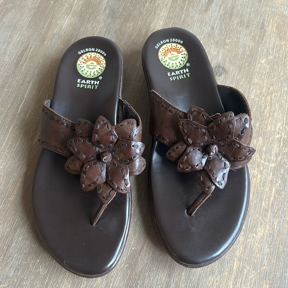Earth Spirit Flip Flop Dark Brown Sandals with Flower Genuine Leather Size 6 - Picture 10 of 16